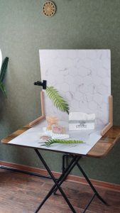 عکاسی از محصولات ارایشی با مدل